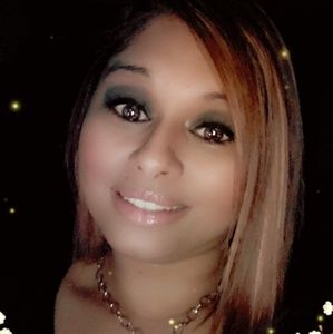 Meet your Posher, Monique